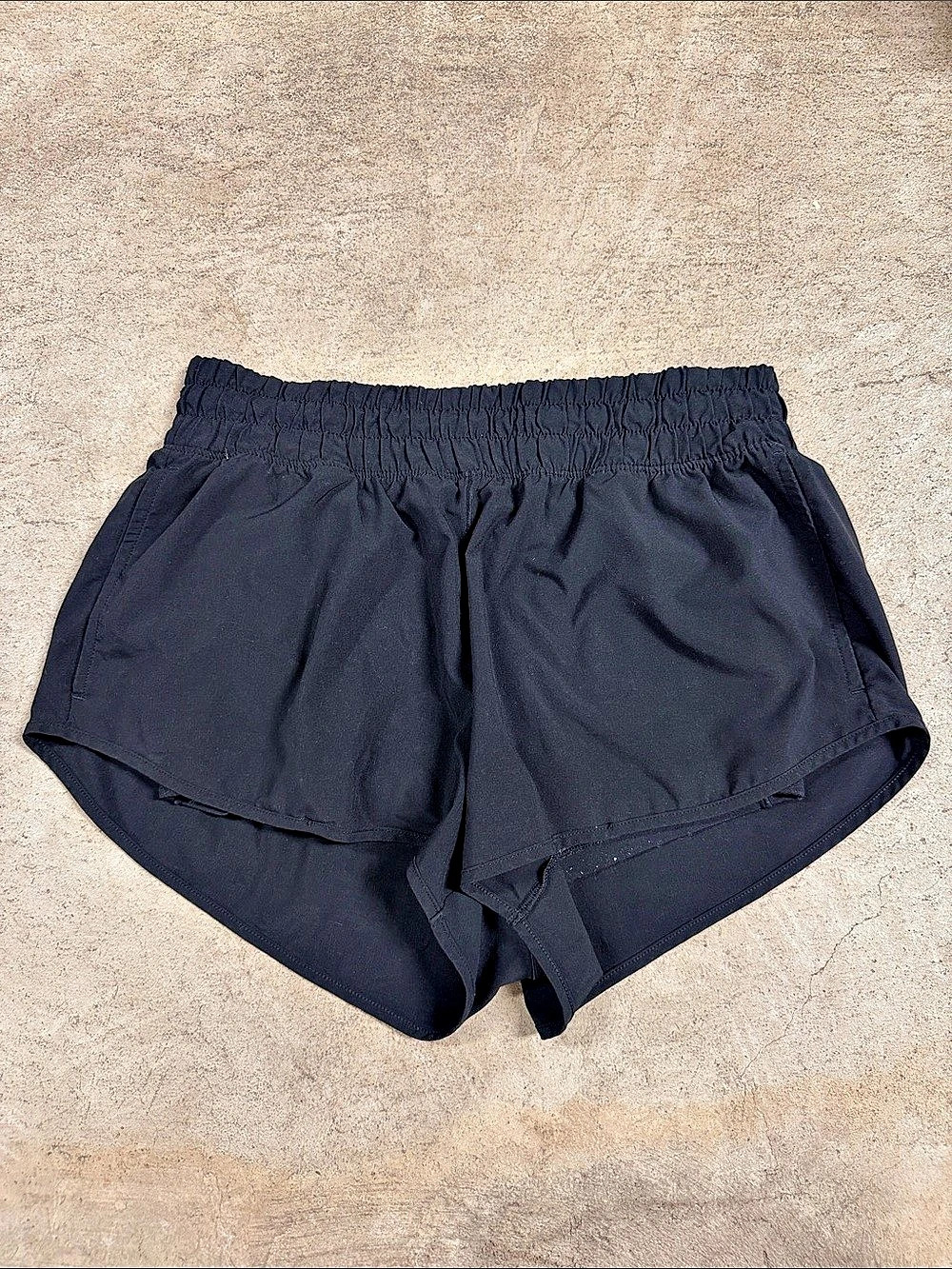 Offline by Aerie Hot Stuff Short Athletic Shorts in Black, Small